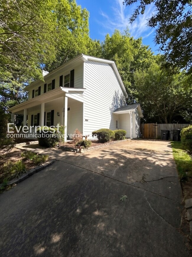 3312 Northbrook Dr in Greensboro, NC - Building Photo - Building Photo