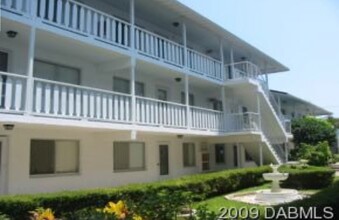 405 N Halifax Ave in Daytona Beach, FL - Building Photo - Building Photo