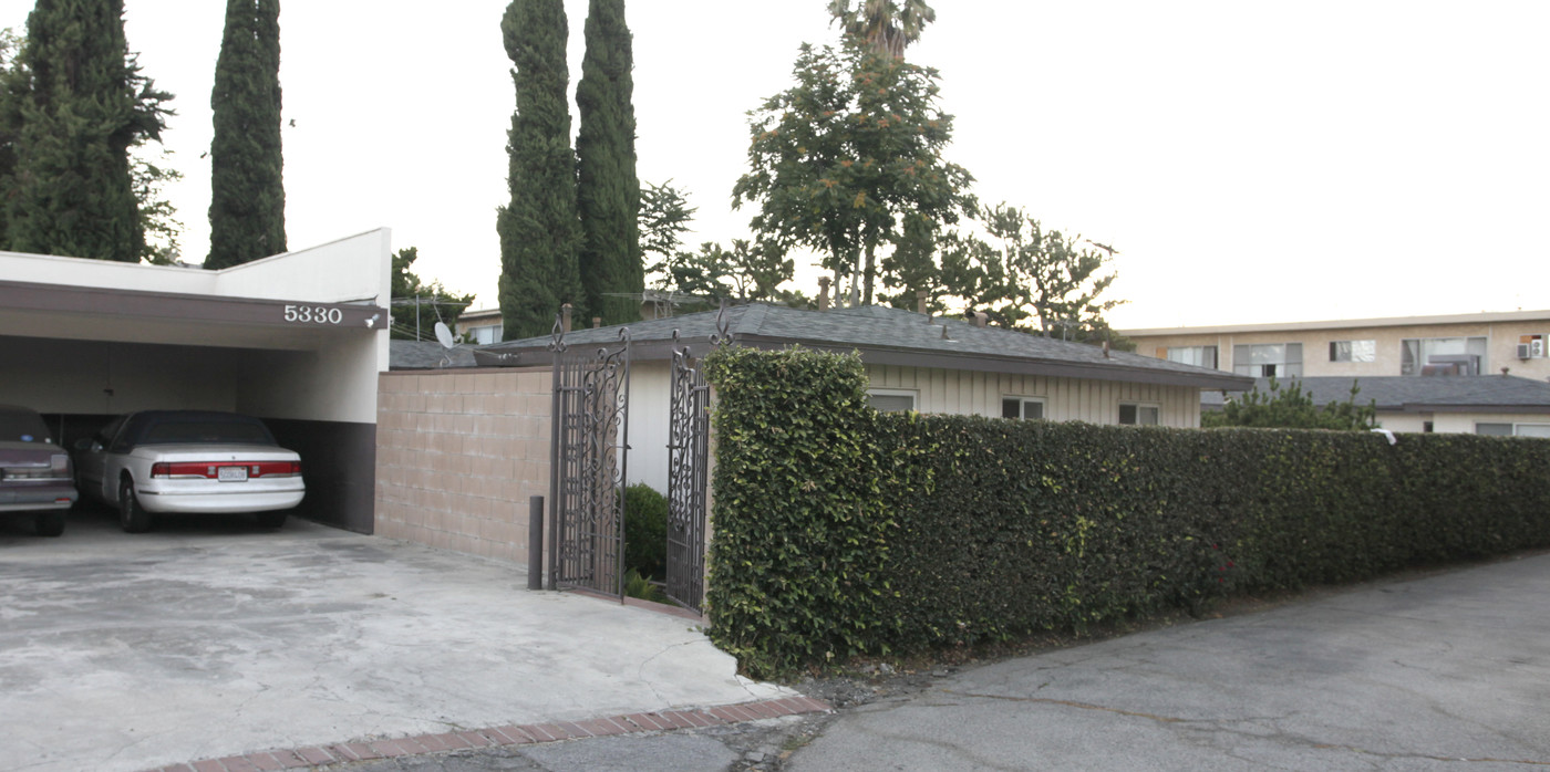 Radford Apartments in Valley Village, CA - Building Photo