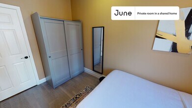 Private bedroom in 3 bed/2 bath Home in New York, NY - Building Photo - Building Photo