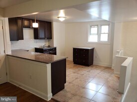 14 Gay St, Unit Residential in Phoenixville, PA - Building Photo