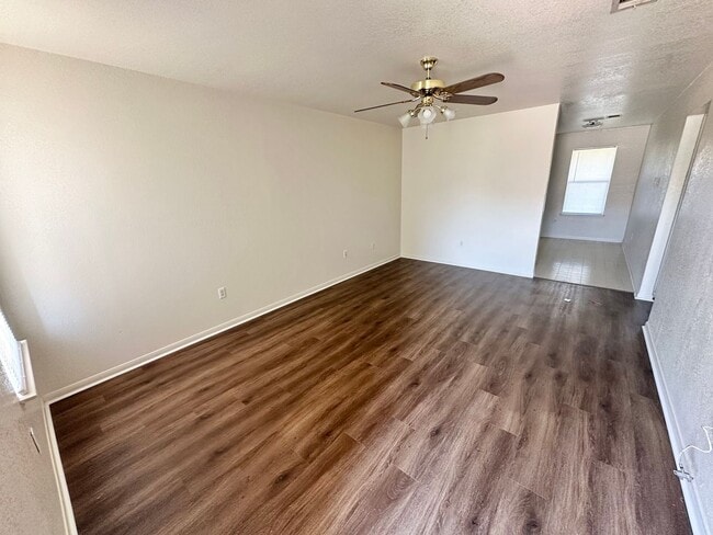 1111 Circle M Dr in Killeen, TX - Foto de edificio - Building Photo
