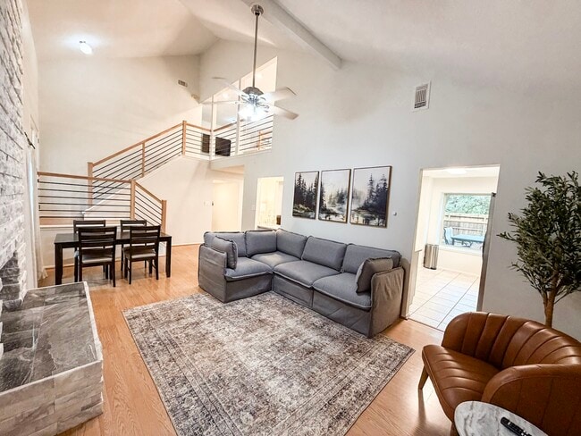 property at 29 Pinewood Forest Ct