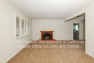 2117 Biglow Dr in Antioch, CA - Building Photo - Building Photo