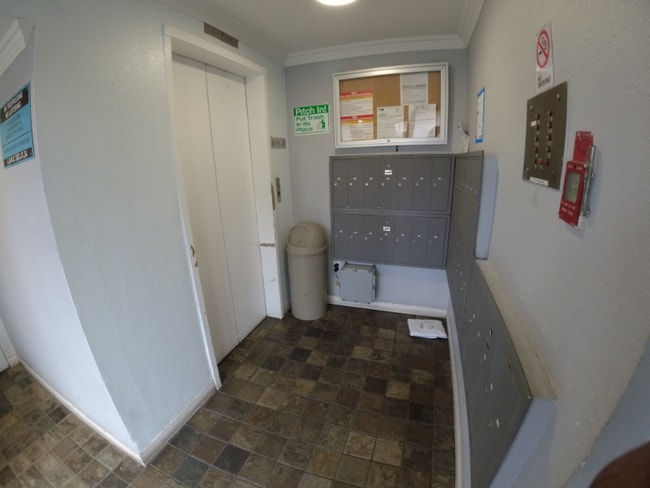 320 S Occidental Blvd in Los Angeles, CA - Foto de edificio - Building Photo