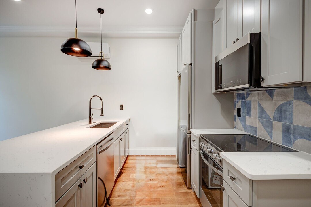 2835 W Diamond St in Philadelphia, PA - Building Photo