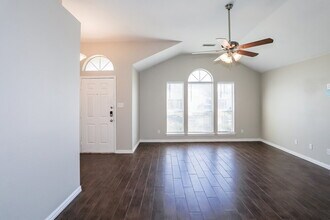 5800 Magnum Dr in Arlington, TX - Building Photo - Building Photo