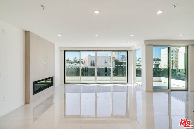 1414 S Beverly Dr in Los Angeles, CA - Foto de edificio - Building Photo