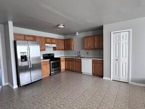 1426 Crimson Way in Walled Lake, MI - Building Photo - Building Photo