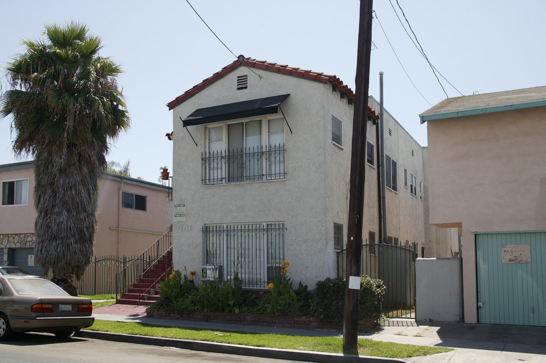 1116 E 5th St in Long Beach, CA - Foto de edificio