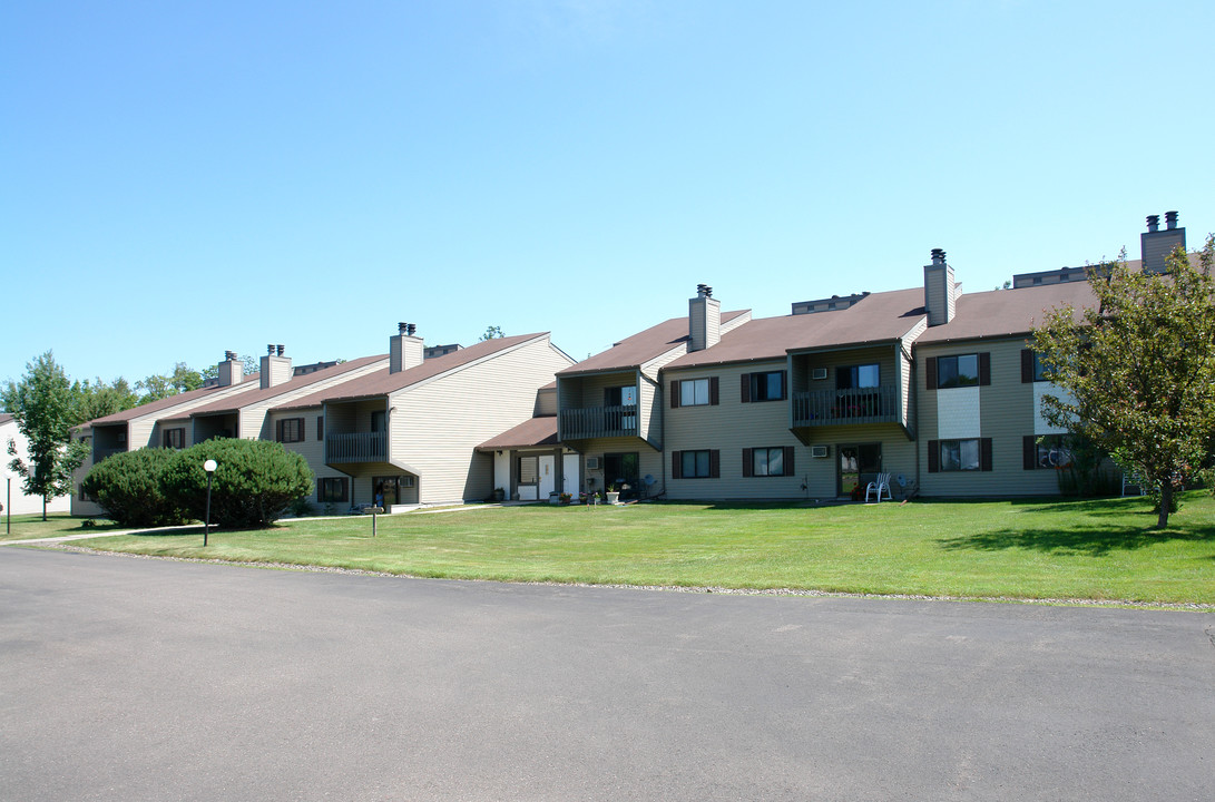 Homestead Park Apartments in Duluth, MN - Building Photo