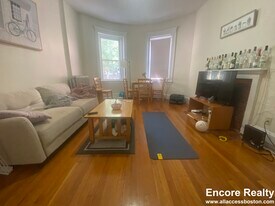 1786 Beacon St, Unit 1A in Brookline, MA - Building Photo