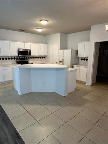 2013 Terence Ln in Lewisville, TX - Building Photo - Building Photo