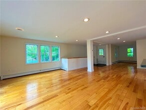 941 Elting Rd in Rosendale, NY - Building Photo - Building Photo