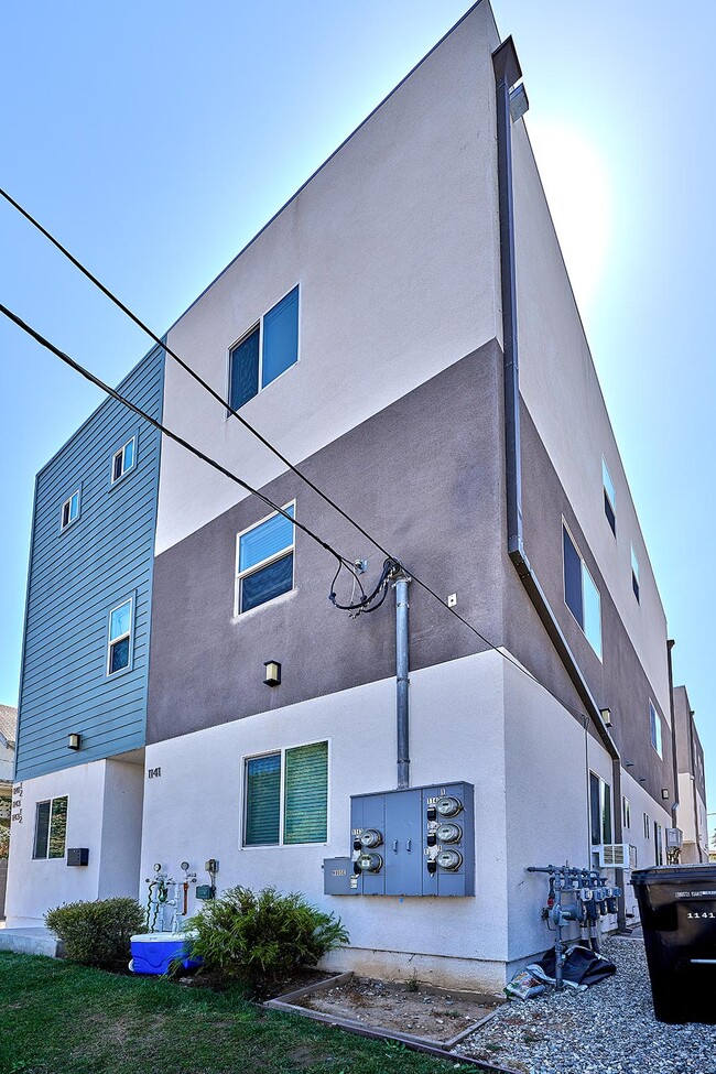 property at 1141 1/2 Irolo St