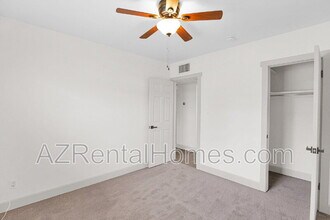 5513 E Earll Dr in Phoenix, AZ - Building Photo - Building Photo