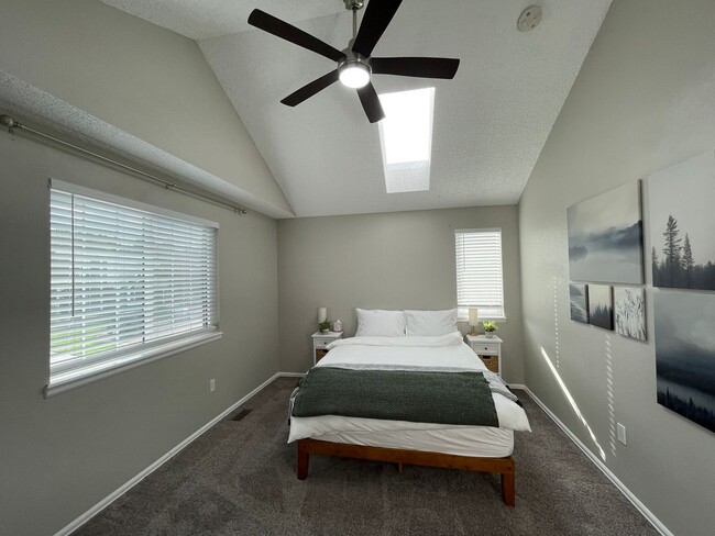 1581 Northridge Dr-Unit -Rm A (Master Bedroom) in Littleton, CO - Building Photo - Building Photo