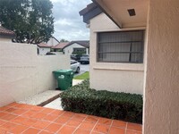 12393 SW 94th Ln in Miami, FL - Foto de edificio - Building Photo