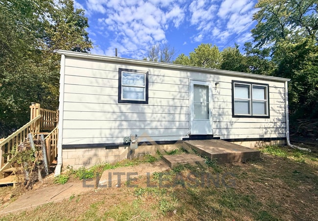 property at 1710 SE 24th St