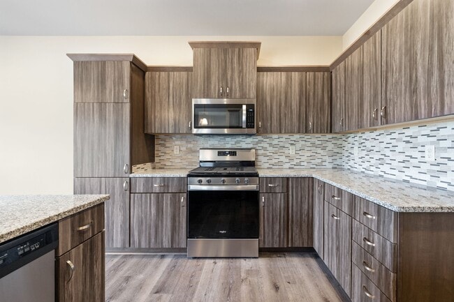 136 Arbor Point Ave in West Bend, WI - Building Photo - Building Photo