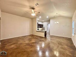 1142 Burek Cross in Seguin, TX - Building Photo - Building Photo