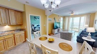 2228 Beach Dr, Unit 408 in Gulfport, MS - Building Photo - Building Photo