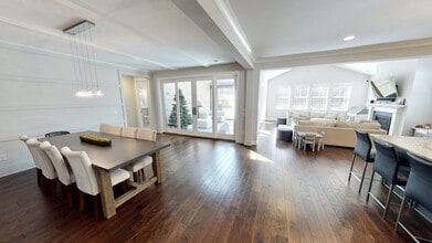 1016 N Sharon Amity Rd in Charlotte, NC - Building Photo - Building Photo