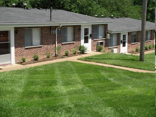 Ballwin Manor in Ballwin, MO - Building Photo - Building Photo