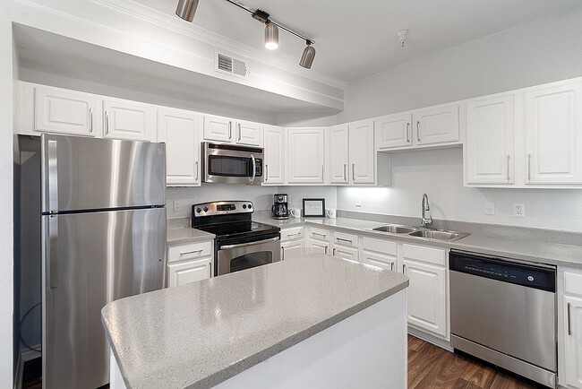 Providence in the Park in Arlington, TX - Building Photo - Building Photo