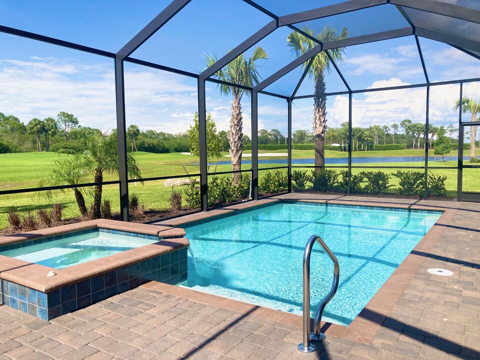 25048 Oak Hammock Ct in Punta Gorda, FL - Foto de edificio