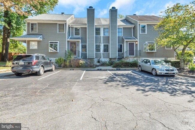 property at 6 Janwall Ct