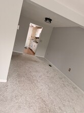 8230 Beehive Cir in Liverpool, NY - Building Photo - Building Photo