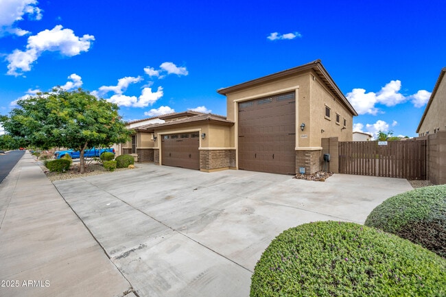 property at 18495 W Rimrock St