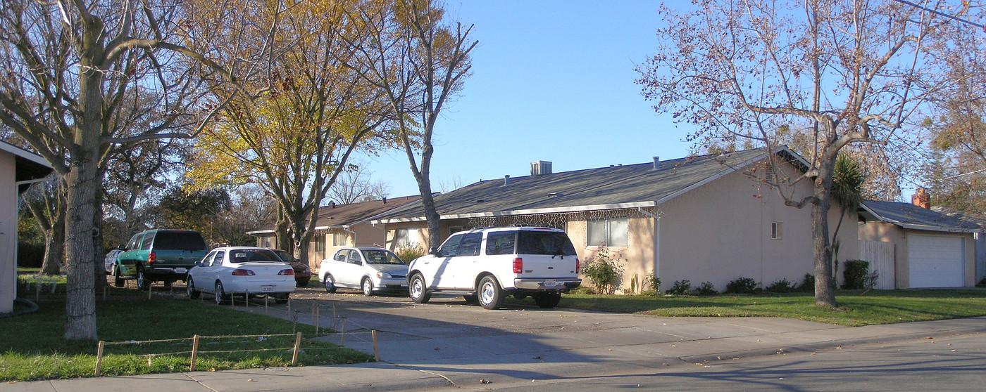 5654-5660 Belleview Ave in Sacramento, CA - Foto de edificio