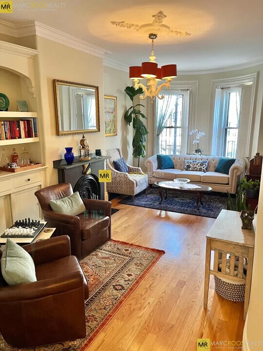 24 Rutland Sq in Boston, MA - Building Photo
