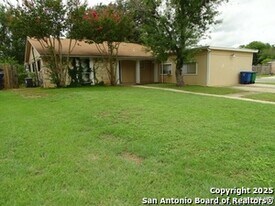 7338 Deep Spring Dr in San Antonio, TX - Building Photo