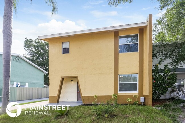 property at 2065 Loma Linda Way N