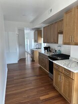 2620 McElderry St in Baltimore, MD - Building Photo