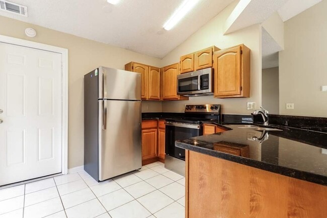 12710 Dunhill Dr in Tampa, FL - Building Photo - Building Photo