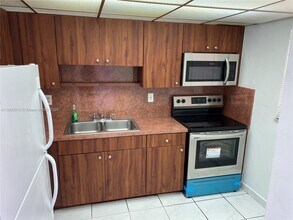 1855 W 60th St in Hialeah, FL - Building Photo - Building Photo