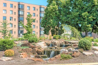 637 E Woodland Park Ave-Unit -506 in Chicago, IL - Building Photo - Building Photo