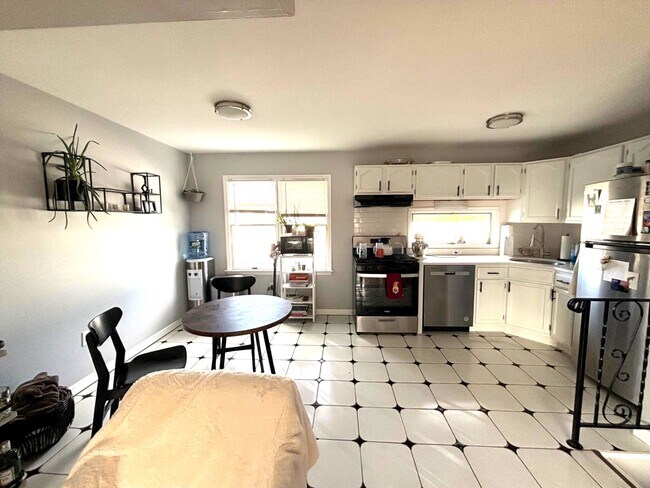 509 Central Ave, Unit Townhouse F