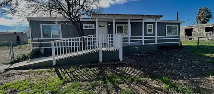 1932 9th Ave in Olivehurst, CA - Building Photo