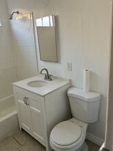 410 E 82nd St, Unit 2 in Los Angeles, CA - Building Photo - Building Photo