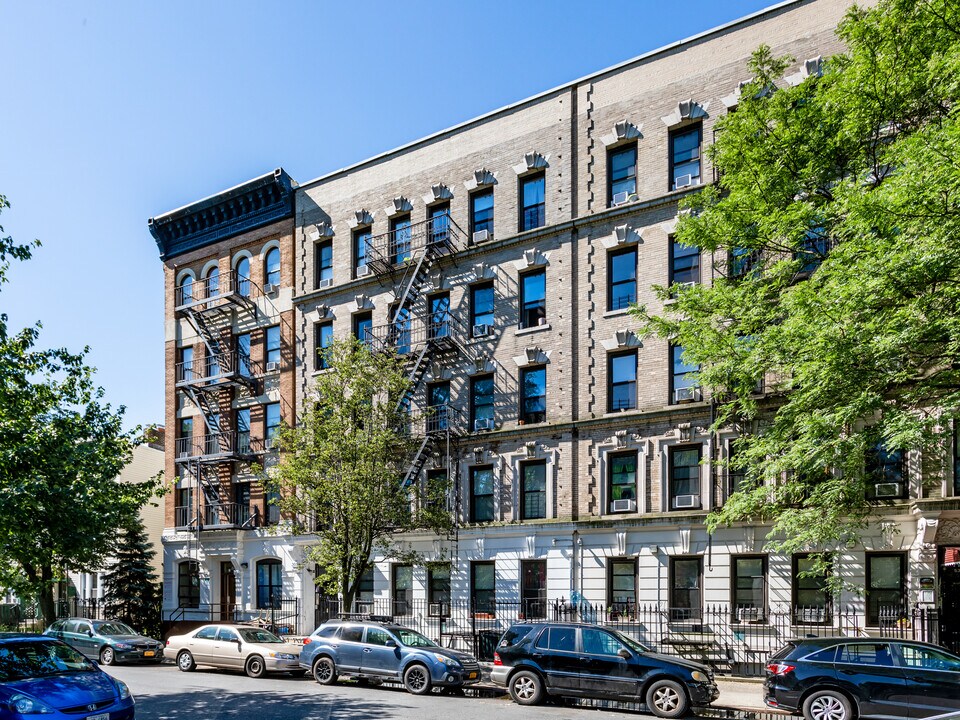 530 W 153rd St in New York, NY - Building Photo