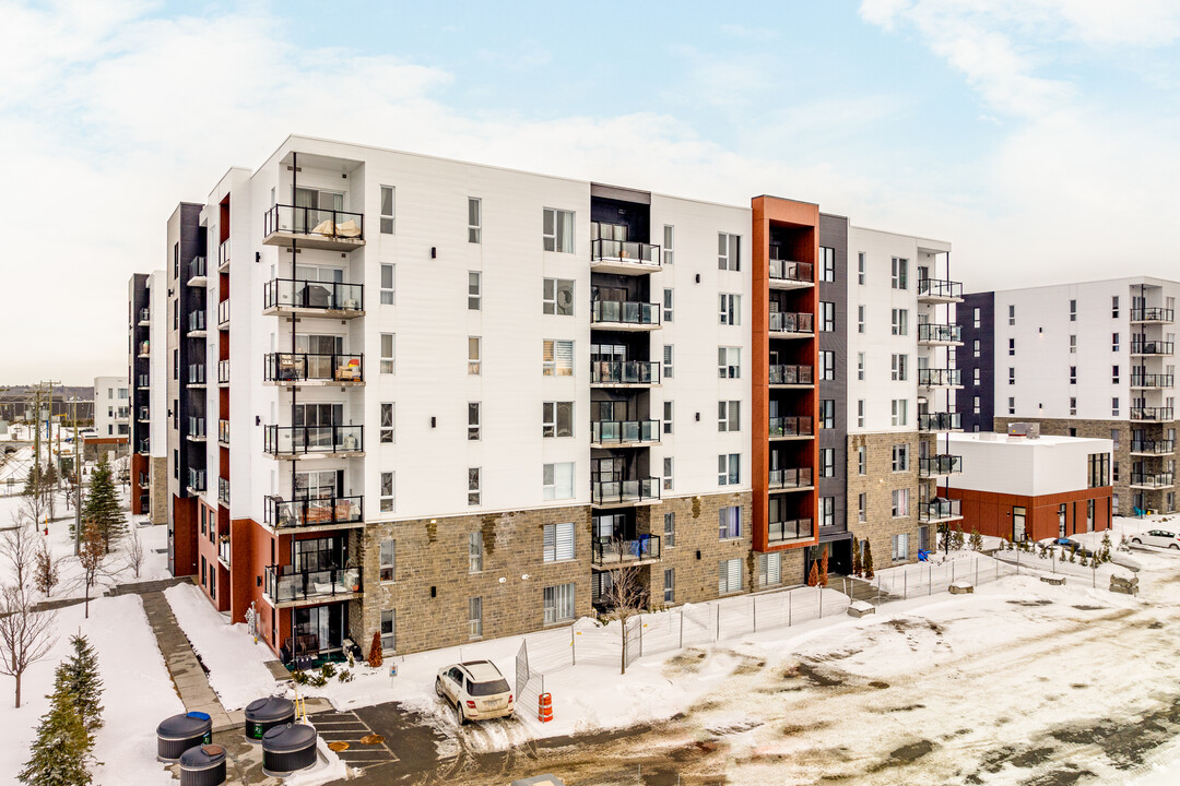 Quartier 7 in Mascouche, QC - Building Photo