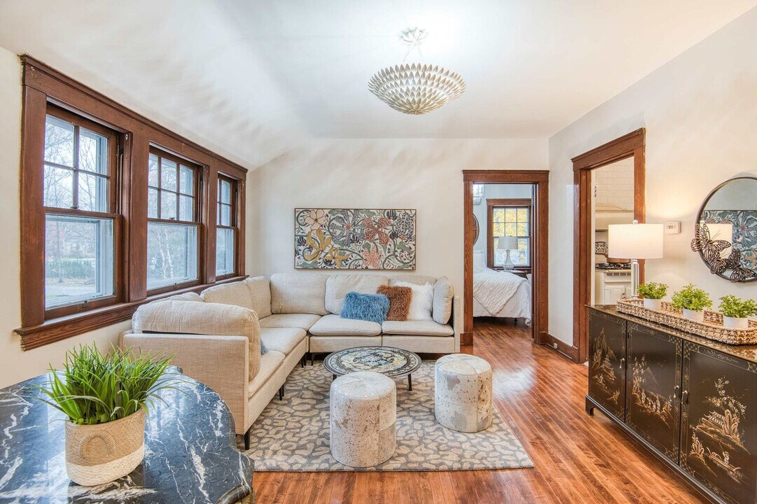 2641 Guilford Rd in Cleveland Heights, OH - Building Photo