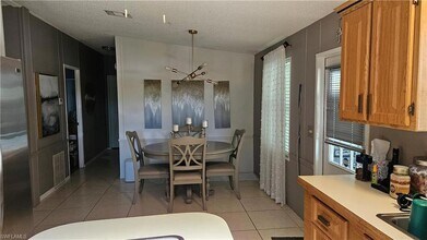 1515 Gulf Coast Dr, Unit 2 in Naples, FL - Building Photo - Building Photo