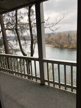 1046 Continental St, Unit 4 in Redding, CA - Building Photo - Building Photo