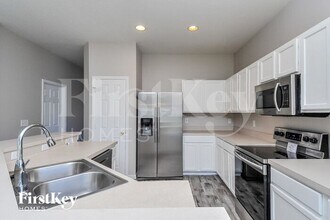 11906 Fern Blossom Dr in Gibsonton, FL - Building Photo - Building Photo